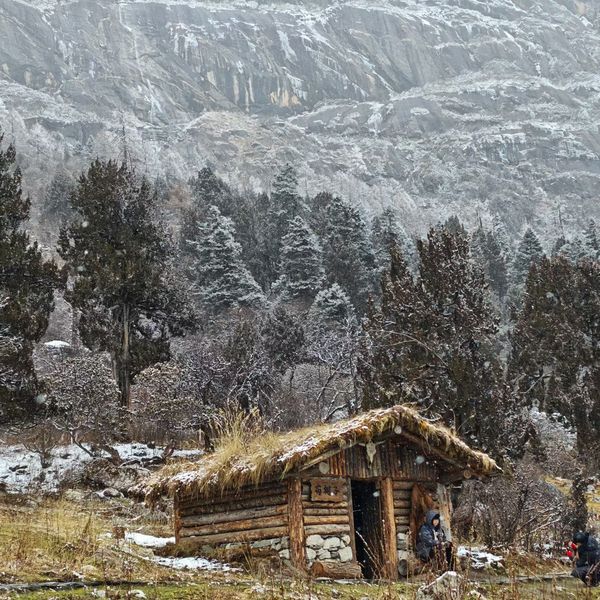 Mountain lodge in western Sichuan