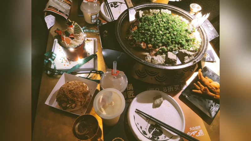 Authentic Chengdu hotpot dinner